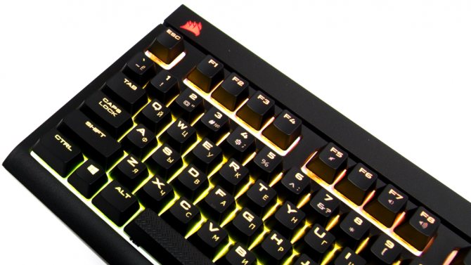 Преимущества и недостатки Corsair STRAFE RGB Cherry MX Silent: подсветка логотипа